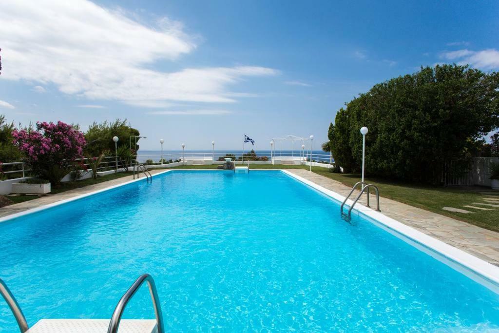 Beautiful, Private Villa By The Sea Agia Marina  Exterior photo